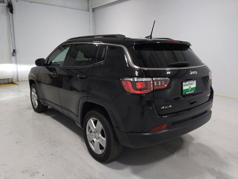 Used 2022 Jeep Compass Latitude w/ Sun and Sound Group AWD/4WD image 5