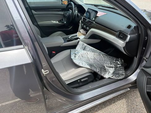 Used 2020 Honda Accord Touring image 37