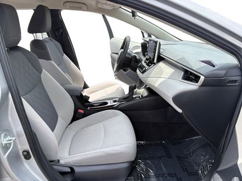 Used 2021 Toyota Corolla LE w/ Carpet Mat Package (TMS) FWD image 11