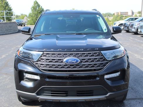 Used 2023 Ford Explorer XLT w/ Equipment Group 202A AWD/4WD image 9