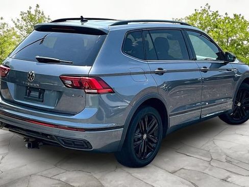 Used 2022 Volkswagen Tiguan SE R-Line AWD/4WD image 2