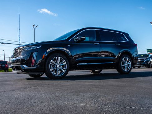 Used 2024 Cadillac XT6 Premium Luxury w/ Platinum Package image 4