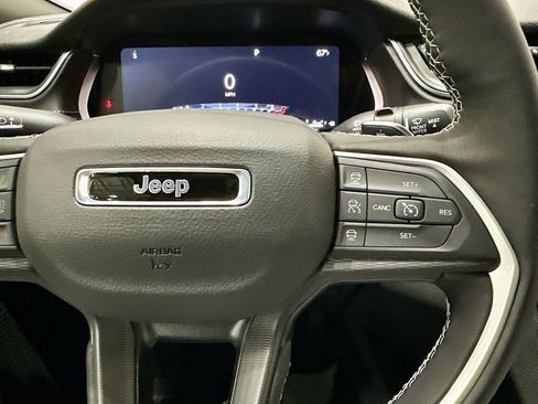 New 2025 Jeep Grand Cherokee L Laredo w/ Luxury Tech Group I image 33