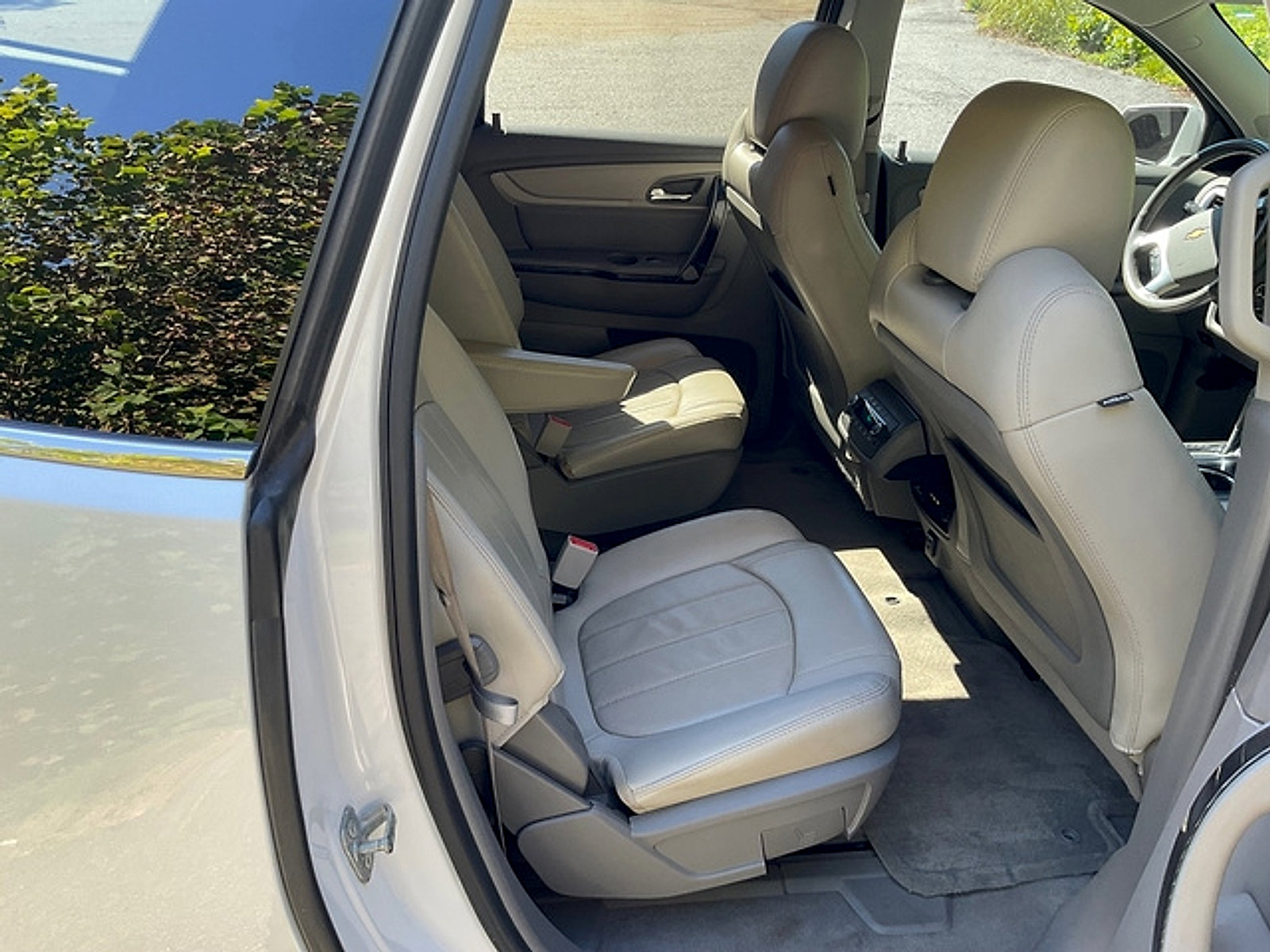 Used 2016 Chevrolet Traverse LTZ FWD image 20
