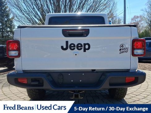 Used 2023 Jeep Gladiator Sport AWD/4WD image 5