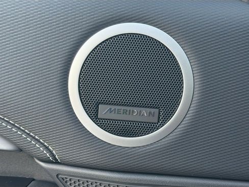 New 2026 Land Rover Discovery Limited Edition image 24