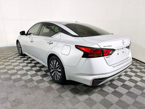 Used 2023 Nissan Altima 2.5 SV FWD image 5