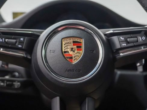 Certified 2025 Porsche Macan image 27