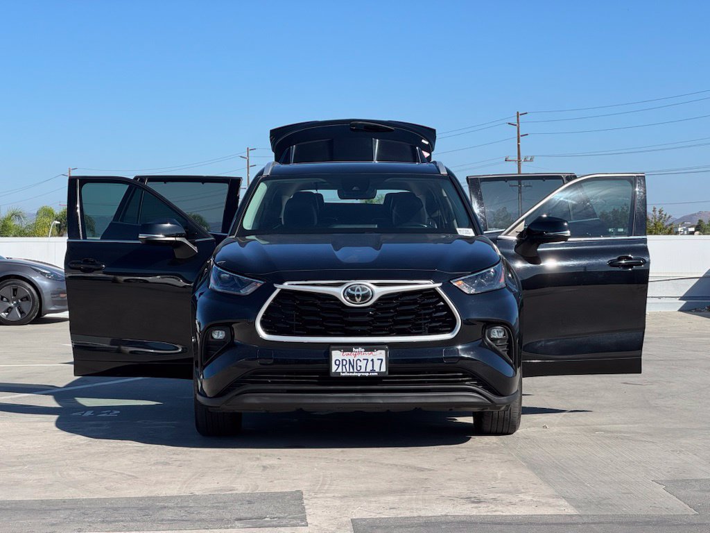 Used 2022 Toyota Highlander XLE FWD image 29