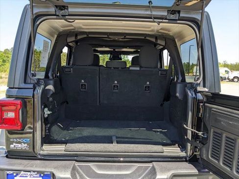 Certified 2025 Jeep Wrangler Unlimited Rubicon 4xe w/ Convenience Group image 43