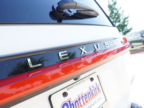 Used 2025 Lexus GX 550 AWD/4WD image 12