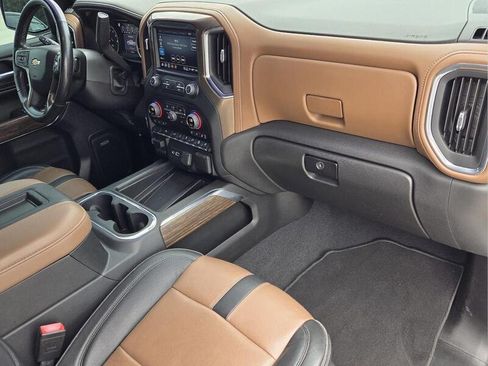 Used 2022 Chevrolet Silverado 1500 High Country w/ Z71 Off-Road Package AWD/4WD image 19