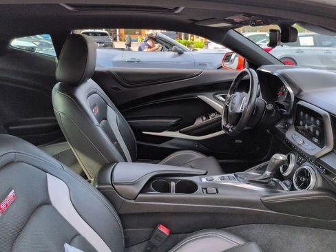 Used 2023 Chevrolet Camaro SS RWD image 16