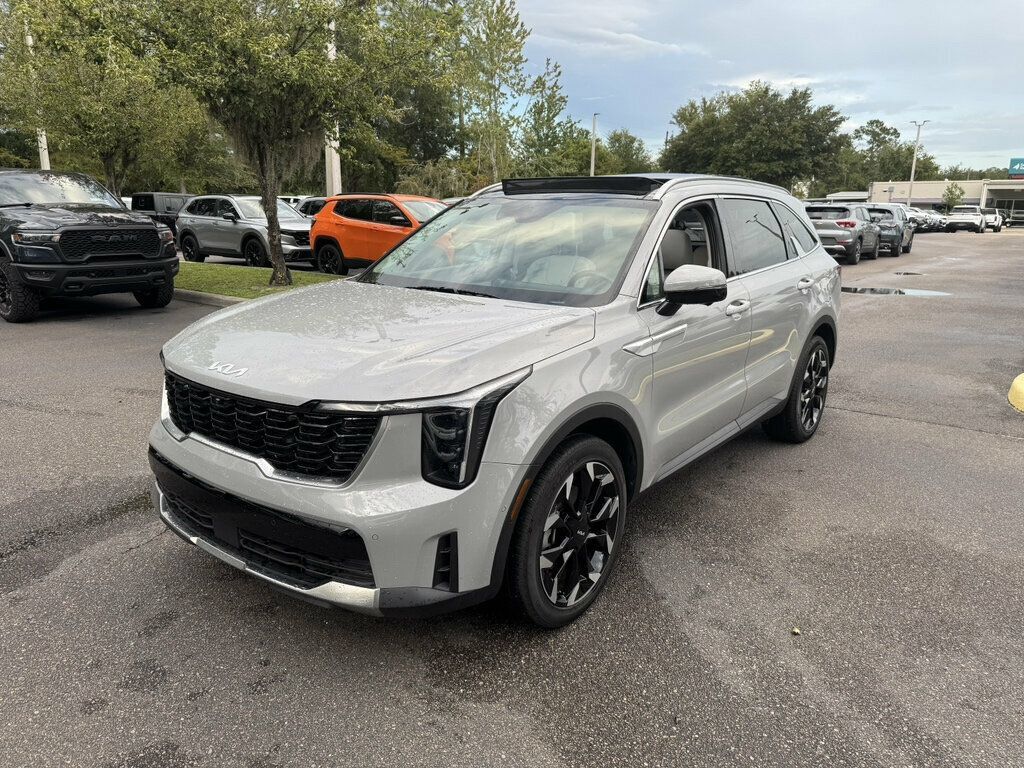Used 2025 Kia Sorento SX FWD image 1