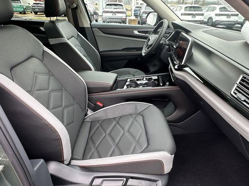 New 2026 Volkswagen Atlas Peak Edition AWD/4WD image 16