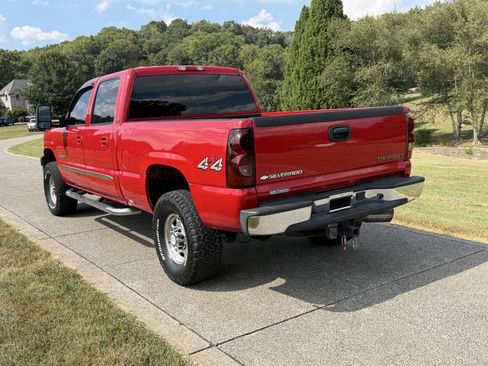 Used 2005 Chevrolet Silverado 2500 LT w/ Heavy-Duty Power Package AWD/4WD image 30