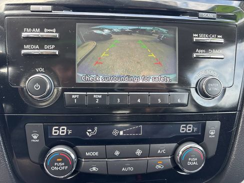 Used 2016 Nissan Rogue SV AWD/4WD image 24