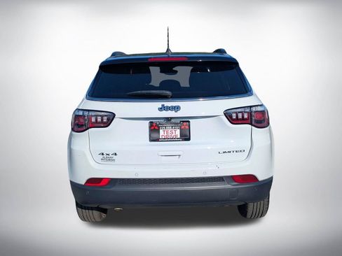 Used 2025 Jeep Compass Limited AWD/4WD image 4