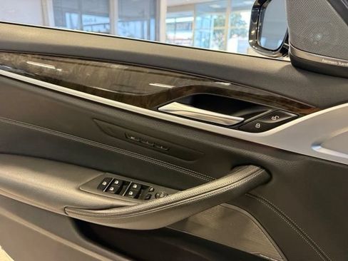 Used 2019 BMW 530i w/ Convenience Package RWD image 20