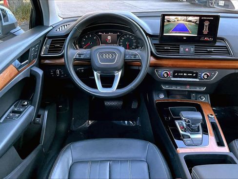 Used 2021 Audi Q5 Premium w/ Convenience Package image 6