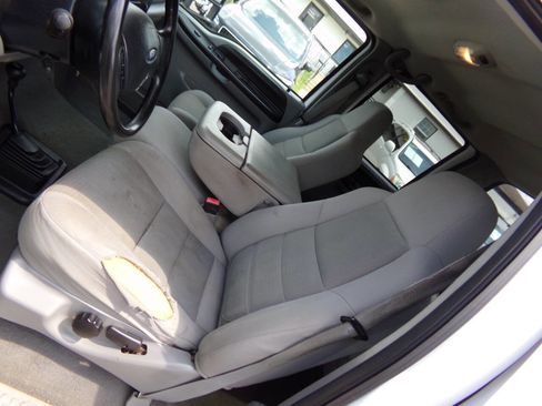 Used 2005 Ford F250 XLT image 8