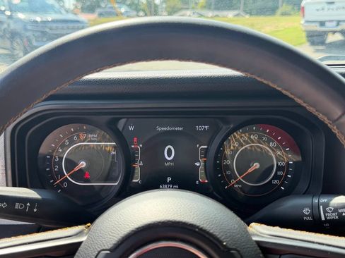 Used 2024 Jeep Gladiator Sport AWD/4WD image 17