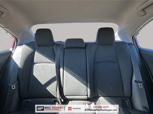 Used 2022 Toyota Corolla LE image 17
