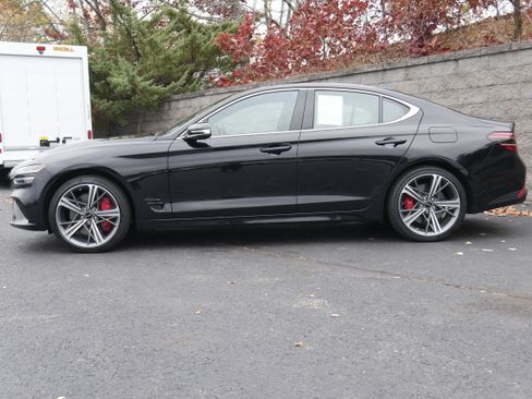 Used 2024 Genesis G70 2.5T w/ Sport Prestige Package image 3
