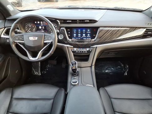 Certified 2023 Cadillac XT6 Premium Luxury w/ Technology Package image 18