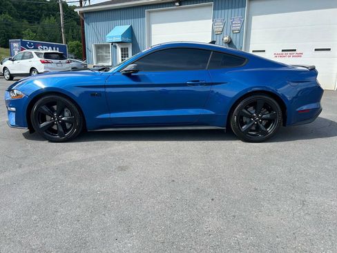 Used 2022 Ford Mustang GT Premium w/ Black Accent Package RWD image 2