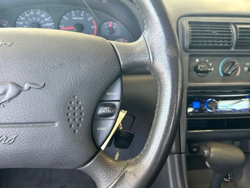 Used 2003 Ford Mustang Convertible RWD image 30