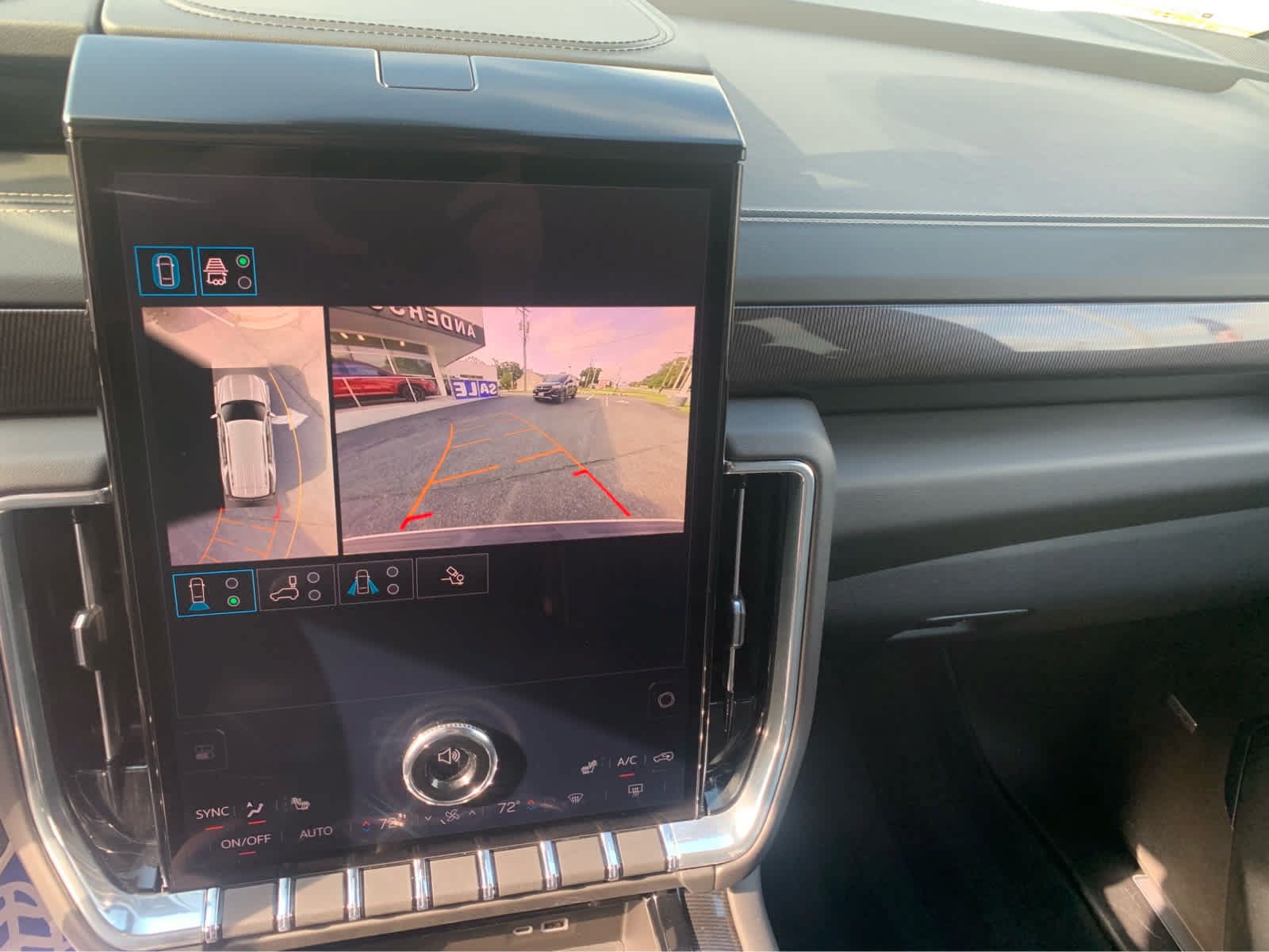 Used 2025 GMC Yukon Elevation AWD/4WD image 18