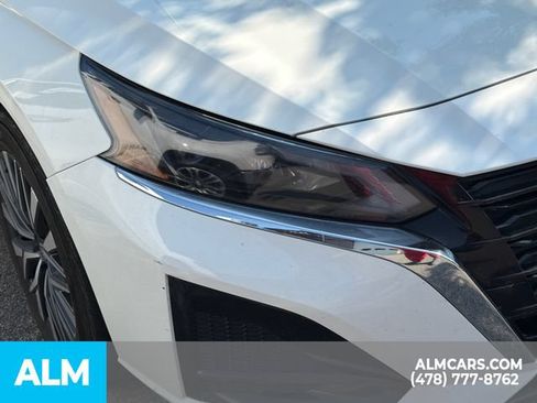 Used 2025 Nissan Altima 2.5 SV FWD image 11