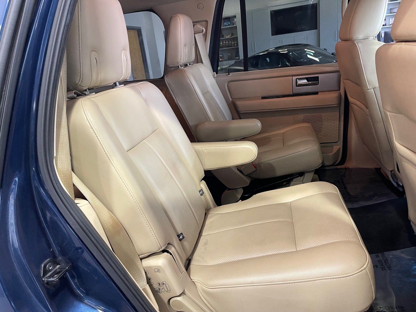 Used 2017 Ford Expedition Limited w/ Equipment Group 301A RWD image 49