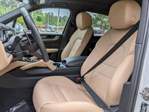 Certified 2026 Porsche Cayenne S AWD/4WD image 5