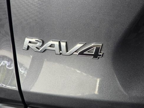 Used 2022 Toyota RAV4 XLE image 14