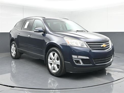 Used 2017 Chevrolet Traverse LT w/ Style and Technology Package AWD/4WD image 1