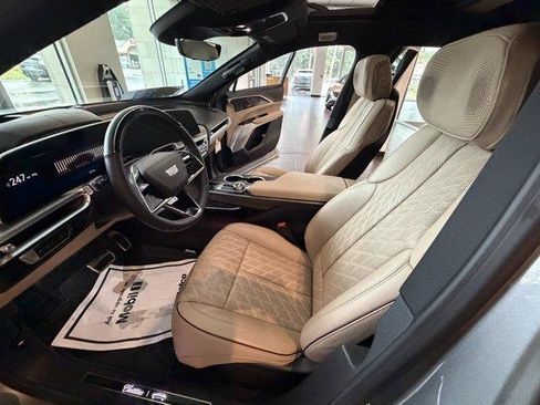Used 2026 Cadillac Lyriq Signature Luxury w/ Nappa Leather Package AWD/4WD image 30