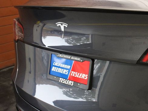 Used 2022 Tesla Model Y Performance image 14