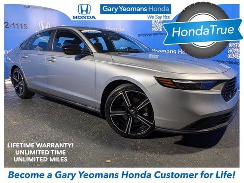 Used 2023 Honda Accord Sport image 1
