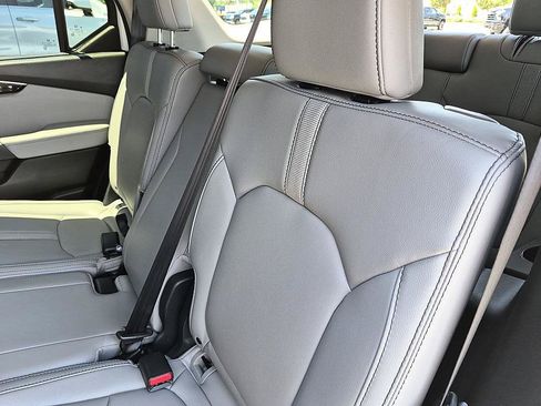 Used 2025 Honda Pilot Touring image 30