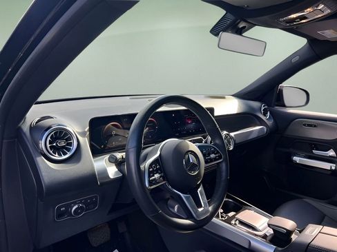 Used 2022 Mercedes-Benz GLB 250 4MATIC w/ Premium Package Lite image 29