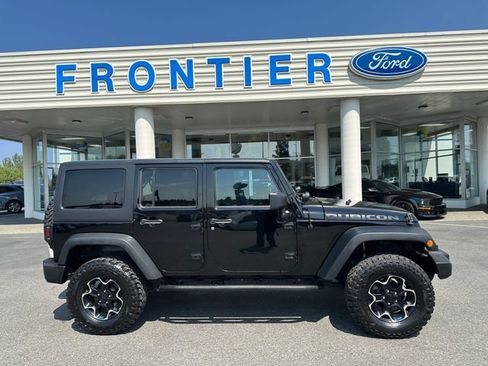 Used 2016 Jeep Wrangler Unlimited Rubicon w/ Connectivity Group AWD/4WD image 1
