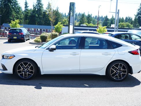 Used 2022 Honda Civic Sport Touring image 6