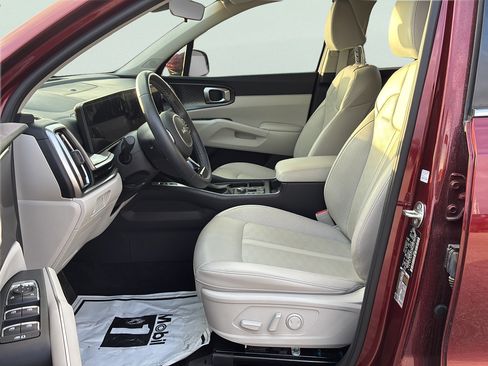 Certified 2025 Kia Sorento S AWD/4WD image 22