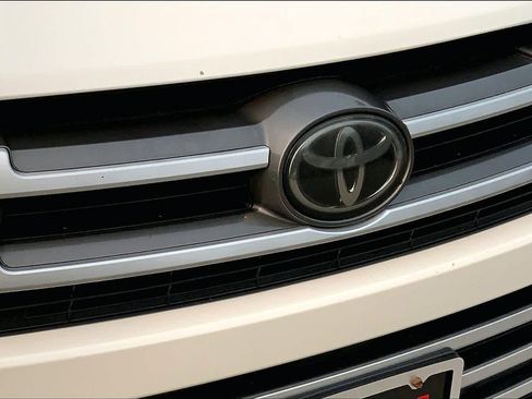 Used 2018 Toyota Highlander XLE AWD/4WD image 30