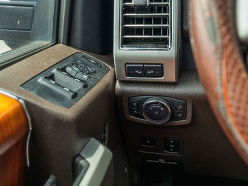 Used 2020 Ford F450 King Ranch w/ King Ranch Ultimate Package AWD/4WD image 30