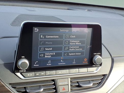 Used 2024 Nissan Altima 2.5 SV image 26