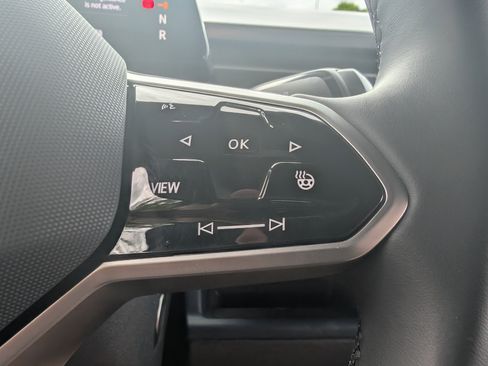 Used 2025 Volkswagen ID. Buzz Pro S Plus RWD image 33