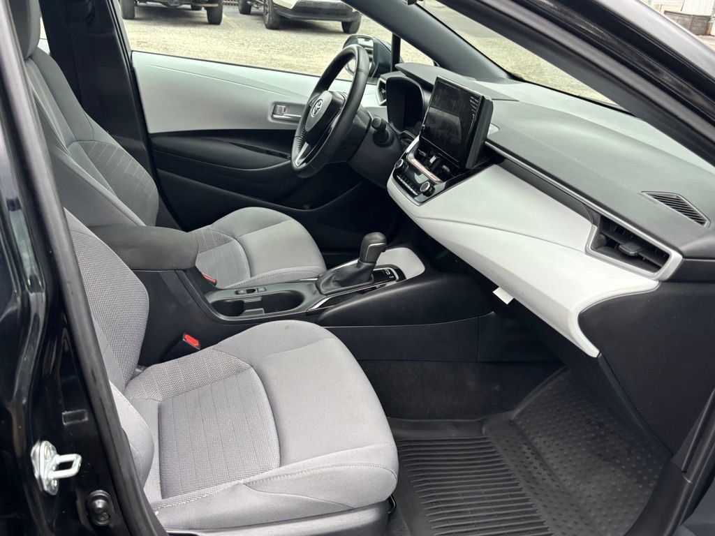 Used 2026 Toyota Corolla SE FWD image 18